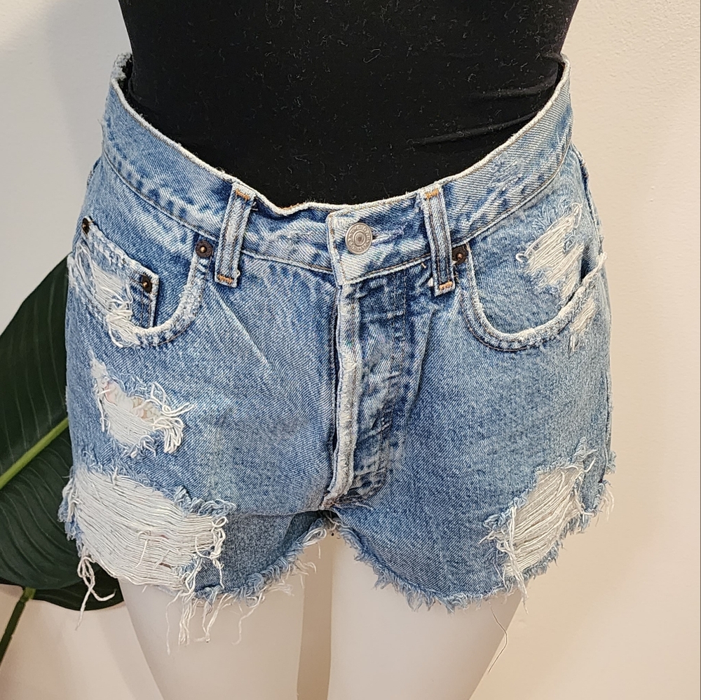 VINTAGE GAP High Waist Button Fly Distressed Denim Jean Short Floral Size 32